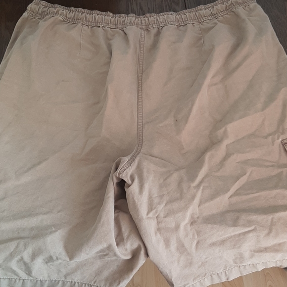 Cargo shorts - Picture 3 of 3